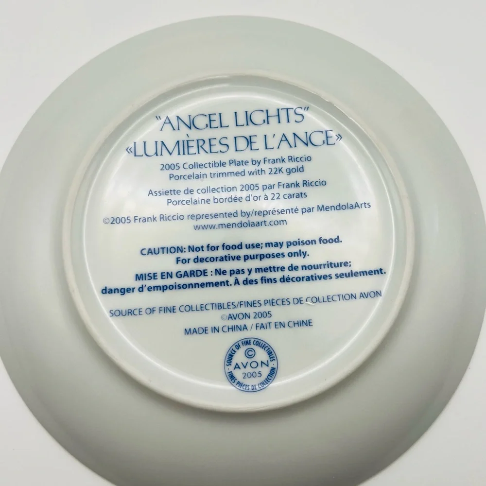 Avon 2005 Angel Lights Christmas Plate 22K Gold Trim w/ Box & Stand